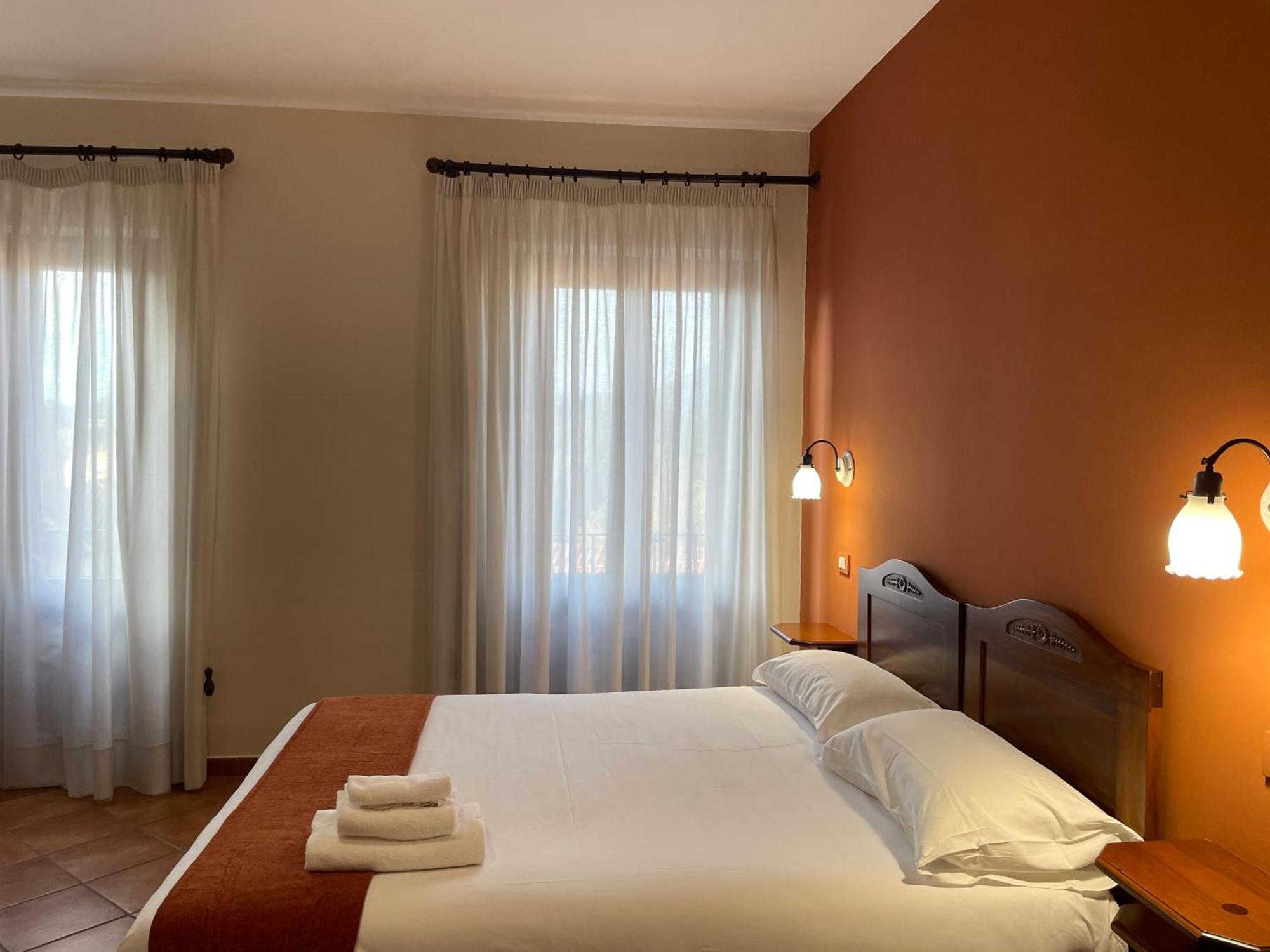 Mingone Hotel Ristorante Isola di Liri エクステリア 写真