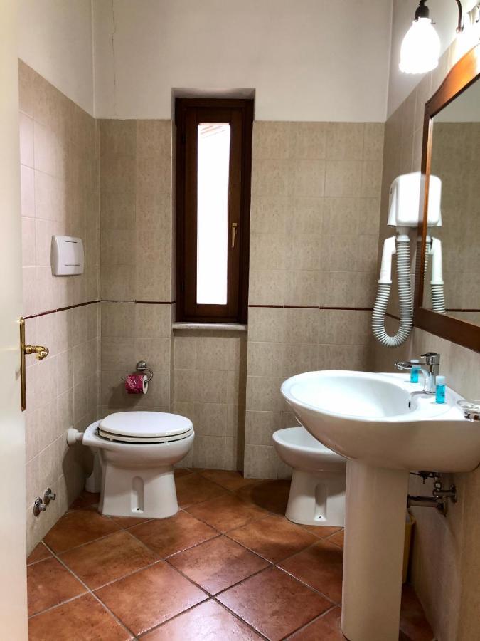 Mingone Hotel Ristorante Isola di Liri エクステリア 写真